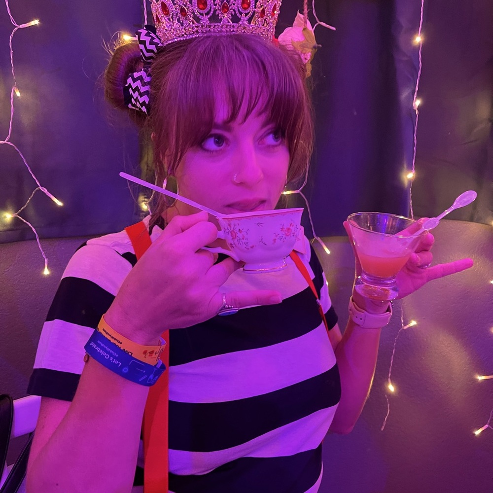 Meet your Posher, Helen